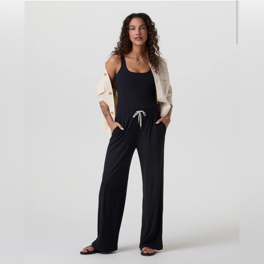 NWT Vuori Pose Scoop Jumpsuit